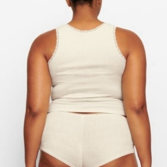 SKIMS LACE POINTELLE TANK TOP IN BONE 3X NWT - Picture 3 of 10